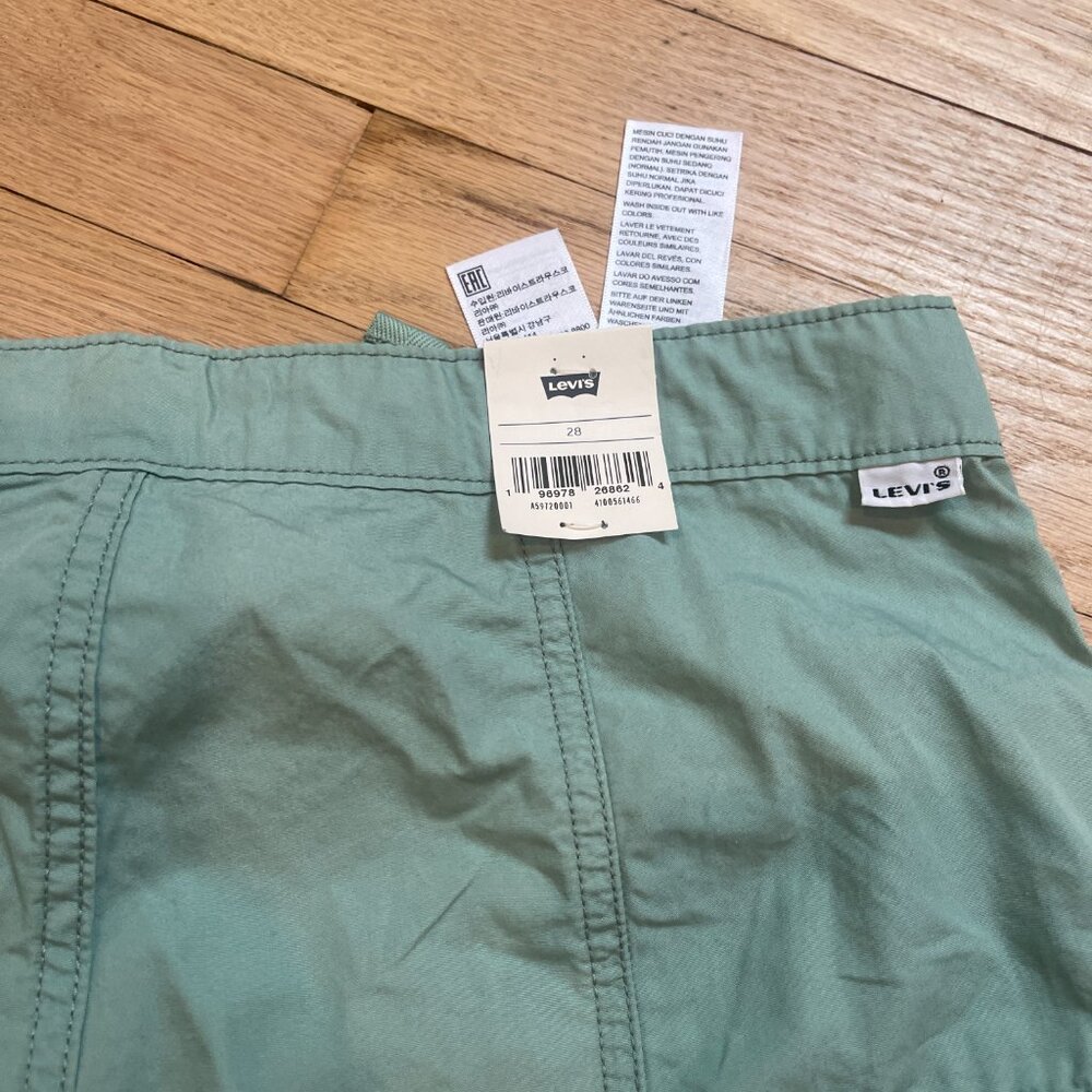 035 Levis X Free People Convertible Cargo Pants in Jade NWT Size 28 - Picture 8 of 12